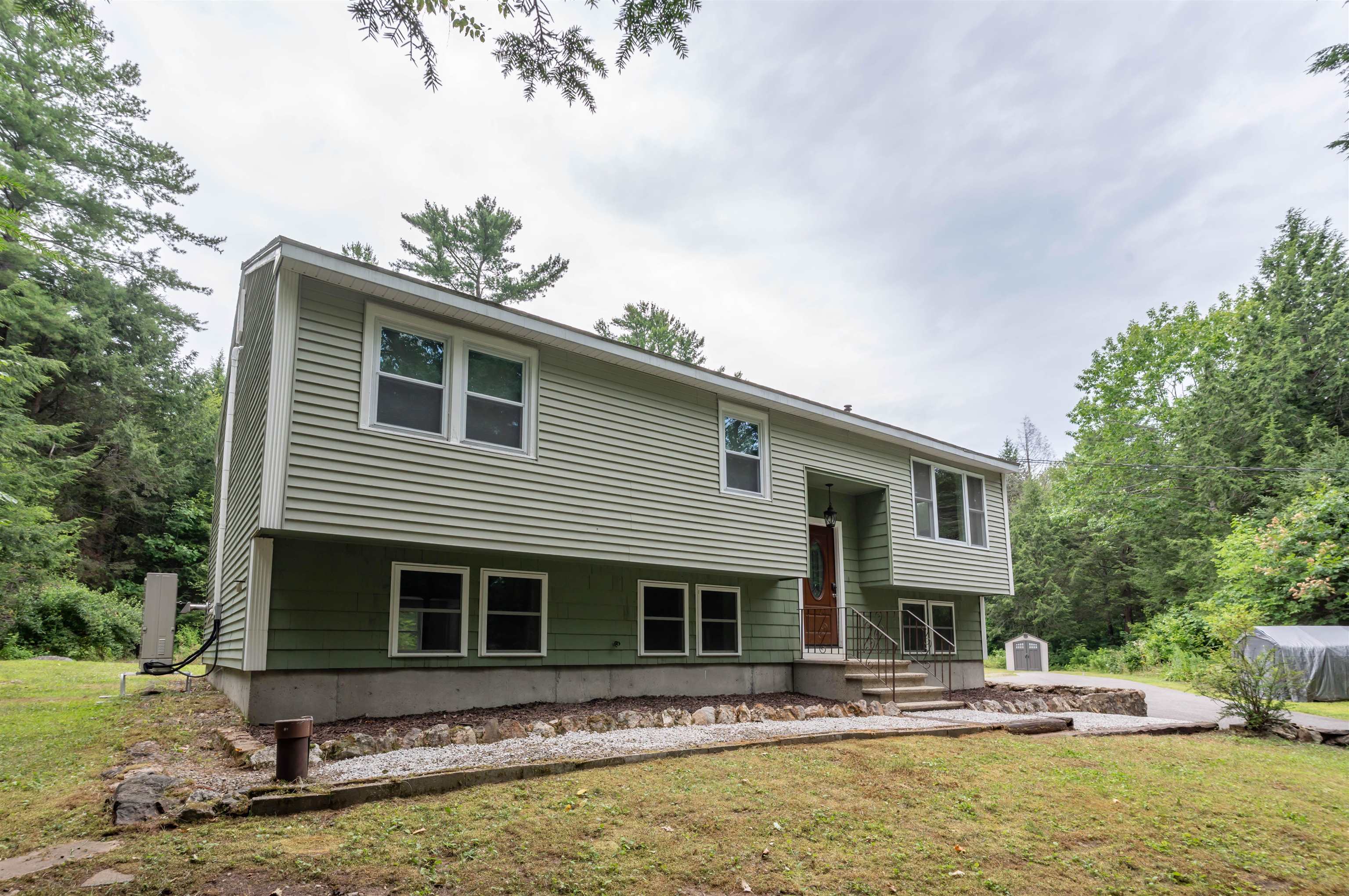 140 Robert Rogers Road Dunbarton, NH 03046 - Photo 2 of 34