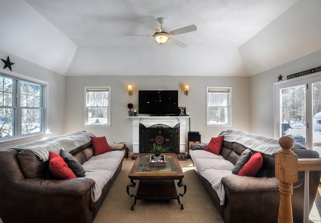 226 Cushing Hill Road Hanover, MA 02339 - Photo 11 of 29 Gallery Image 11