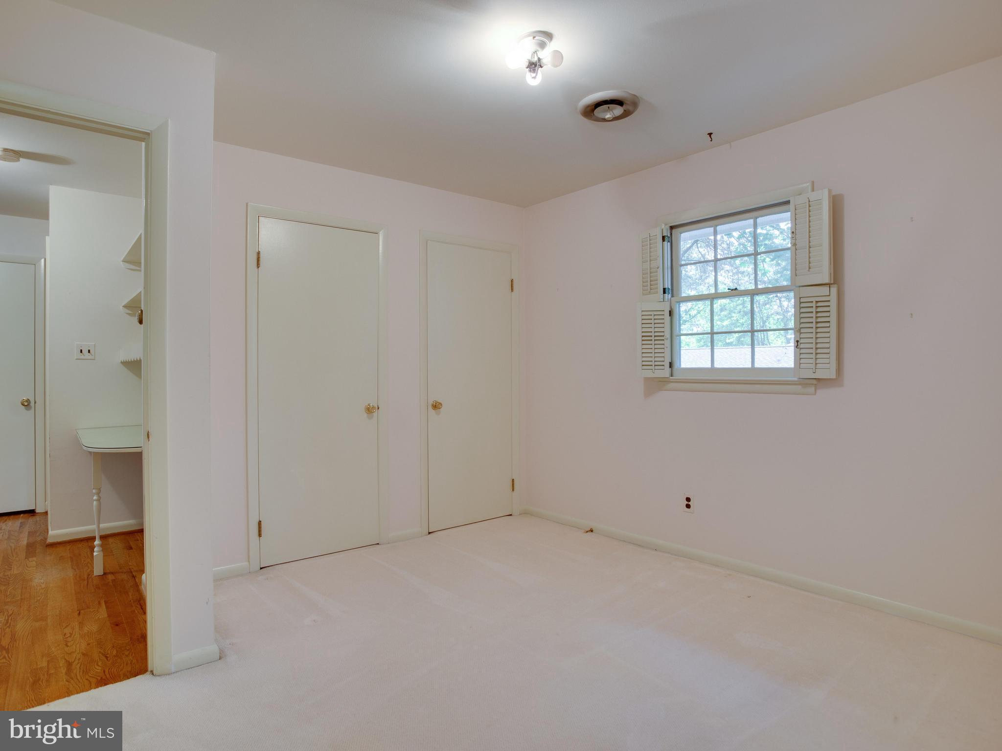 317 Halsey Road Annapolis, MD 21401 - Photo 14 of 22 Master bedroom sitting room