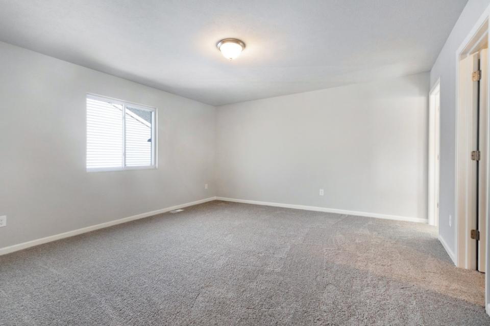 12937 High Rdg Court Freeport, MI 49325 - Photo 14 of 26 23-SVW051-i2080-Primary BR