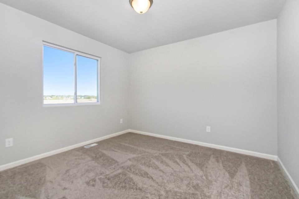 12937 High Rdg Court Freeport, MI 49325 - Photo 18 of 26 27-SVW051-i2080-BR2 pic2