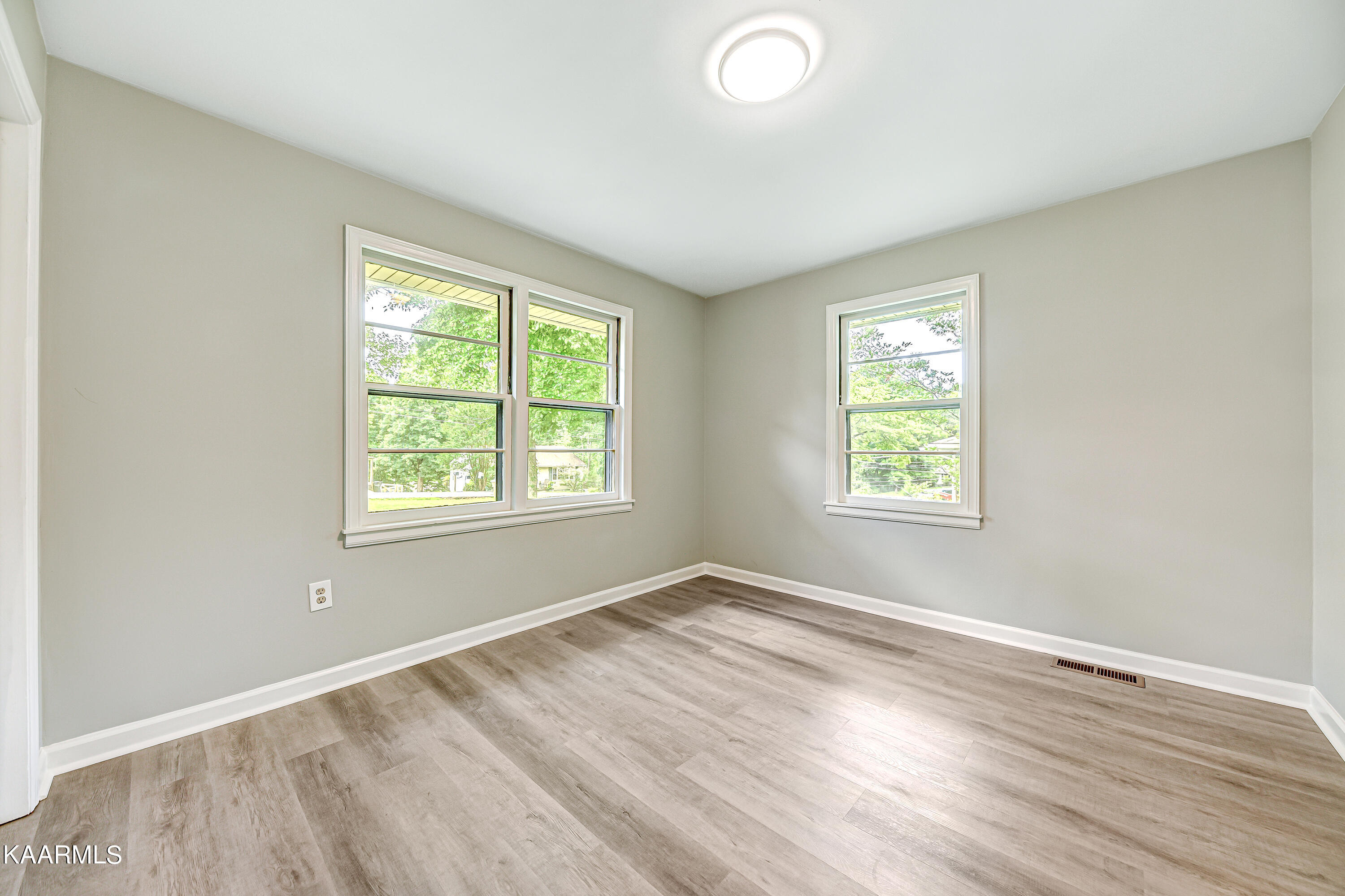 5724 Kentwood Road Knoxville, TN 37912 - Photo 8 of 16 Daniel steben -14