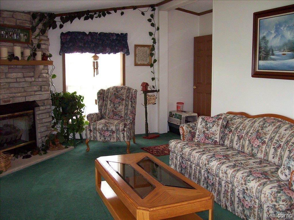 12447 Burt Road Memphis, MI 48041 - Photo 2 of 13 family rm