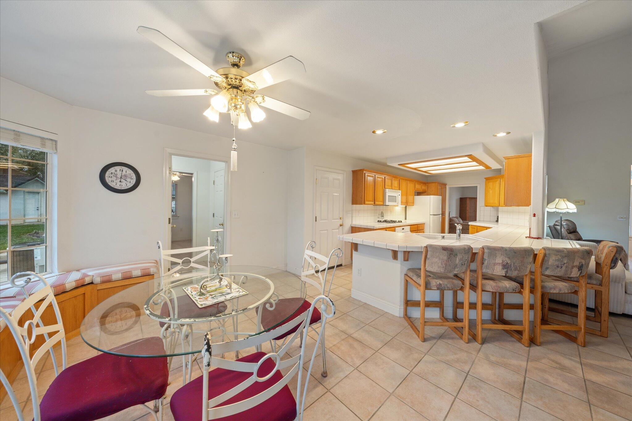 6684 Riata Drive Redding, CA 96002 - Photo 17 of 44 10-BiggerFlow Real Estate Media-10