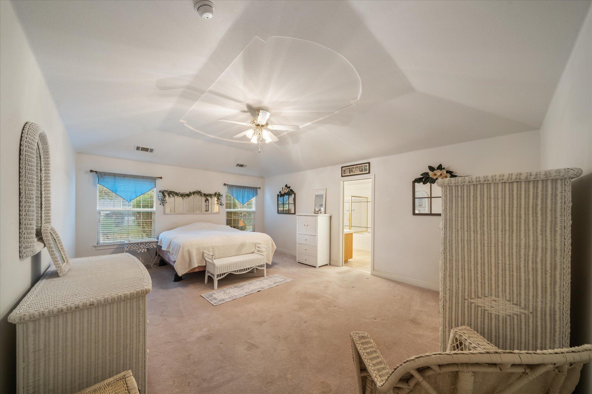 6684 Riata Drive Redding, CA 96002 - Photo 23 of 44 19-BiggerFlow Real Estate Media-19