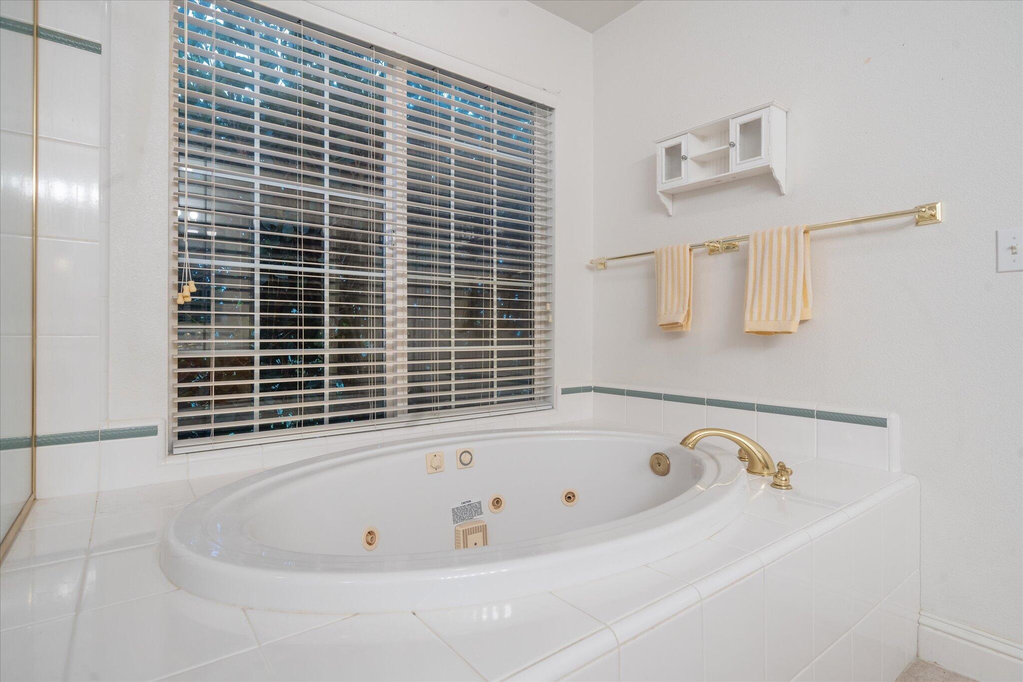 6684 Riata Drive Redding, CA 96002 - Photo 26 of 44 22-BiggerFlow Real Estate Media-22