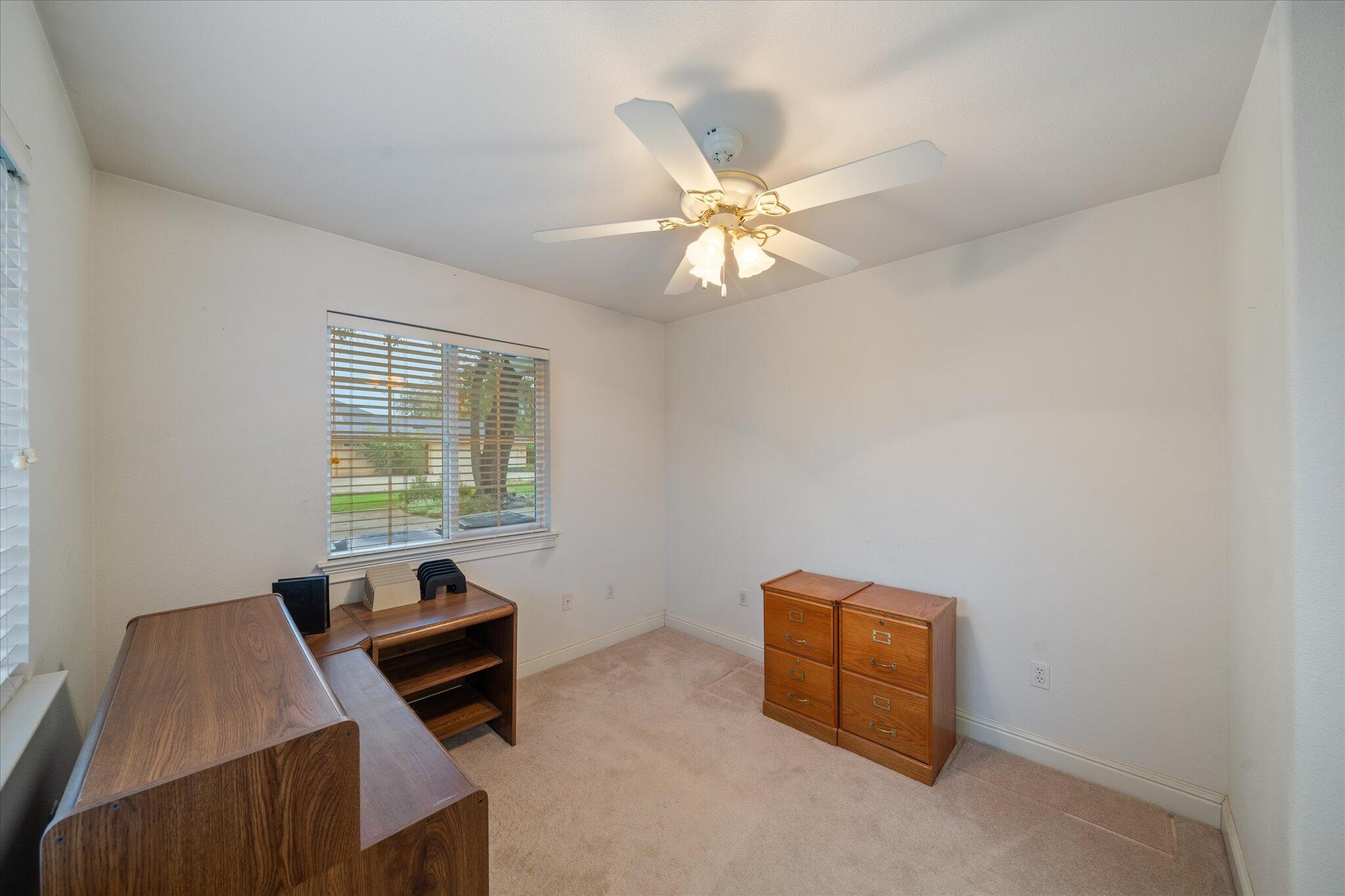 6684 Riata Drive Redding, CA 96002 - Photo 34 of 44 30-BiggerFlow Real Estate Media-30