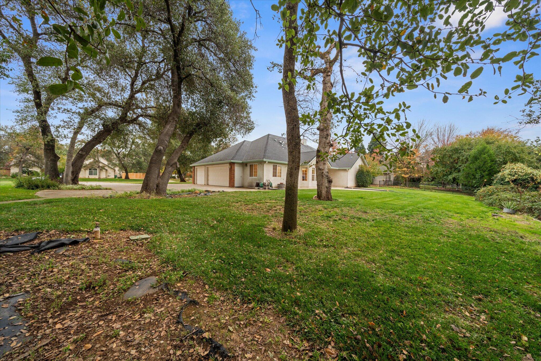 6684 Riata Drive Redding, CA 96002 - Photo 42 of 44 38-BiggerFlow Real Estate Media-38