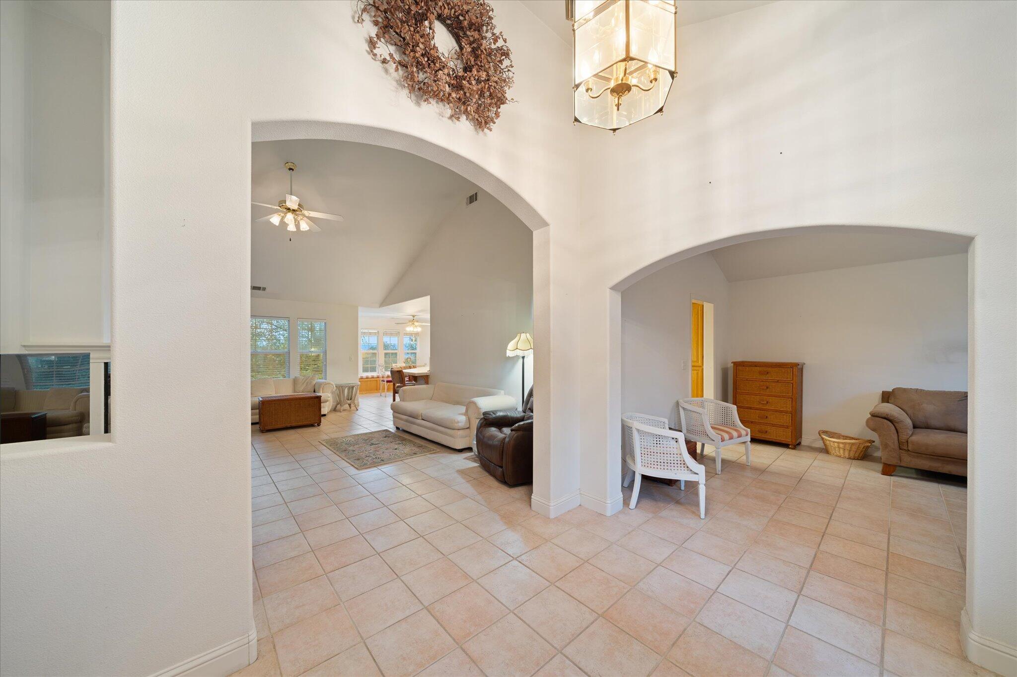 6684 Riata Drive Redding, CA 96002 - Photo 8 of 44 18-BiggerFlow Real Estate Media-18