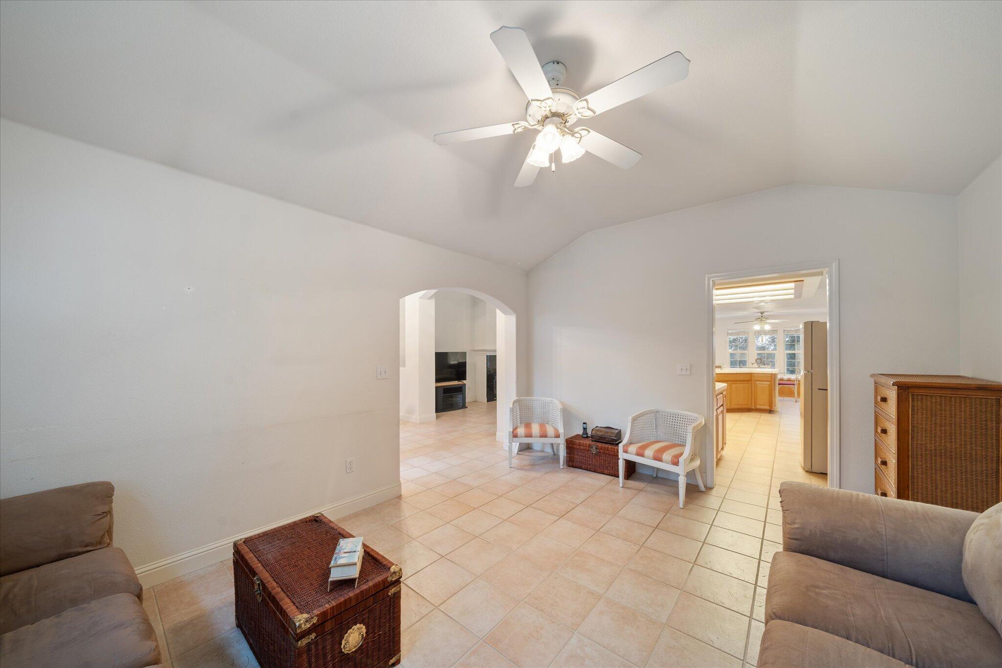 6684 Riata Drive Redding, CA 96002 - Photo 10 of 44 17-BiggerFlow Real Estate Media-17