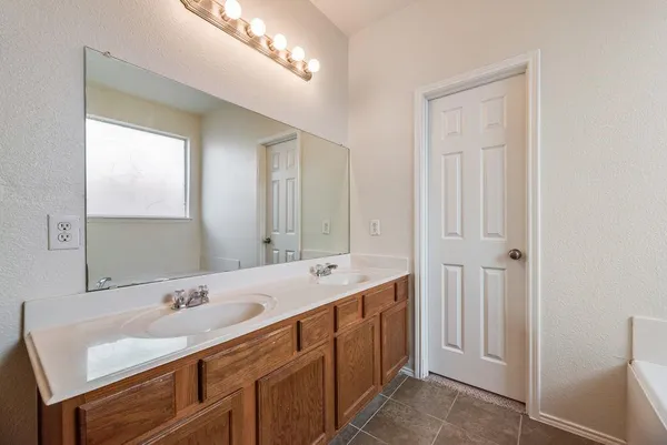 $2,500 | 817 Kentucky Derby Lane, Fort Worth, TX 76179