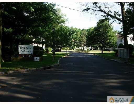36 Hanover Square Middlesex, NJ 08846 - Photo 2 of 10 Gallery Image 2