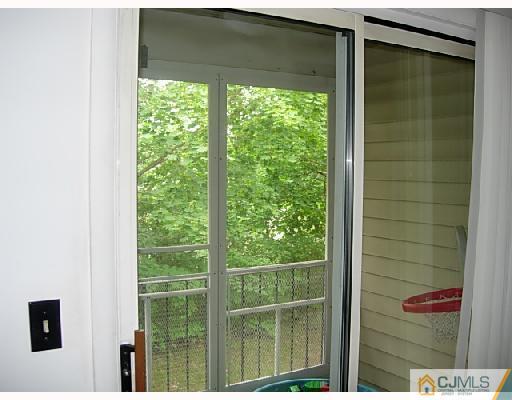 36 Hanover Square Middlesex, NJ 08846 - Photo 6 of 10 Gallery Image 6