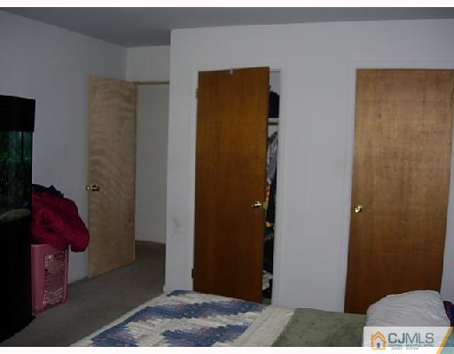 36 Hanover Square Middlesex, NJ 08846 - Photo 9 of 10 Gallery Image 9
