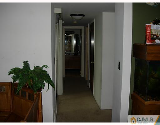 36 Hanover Square Middlesex, NJ 08846 - Photo 10 of 10 Gallery Image 10