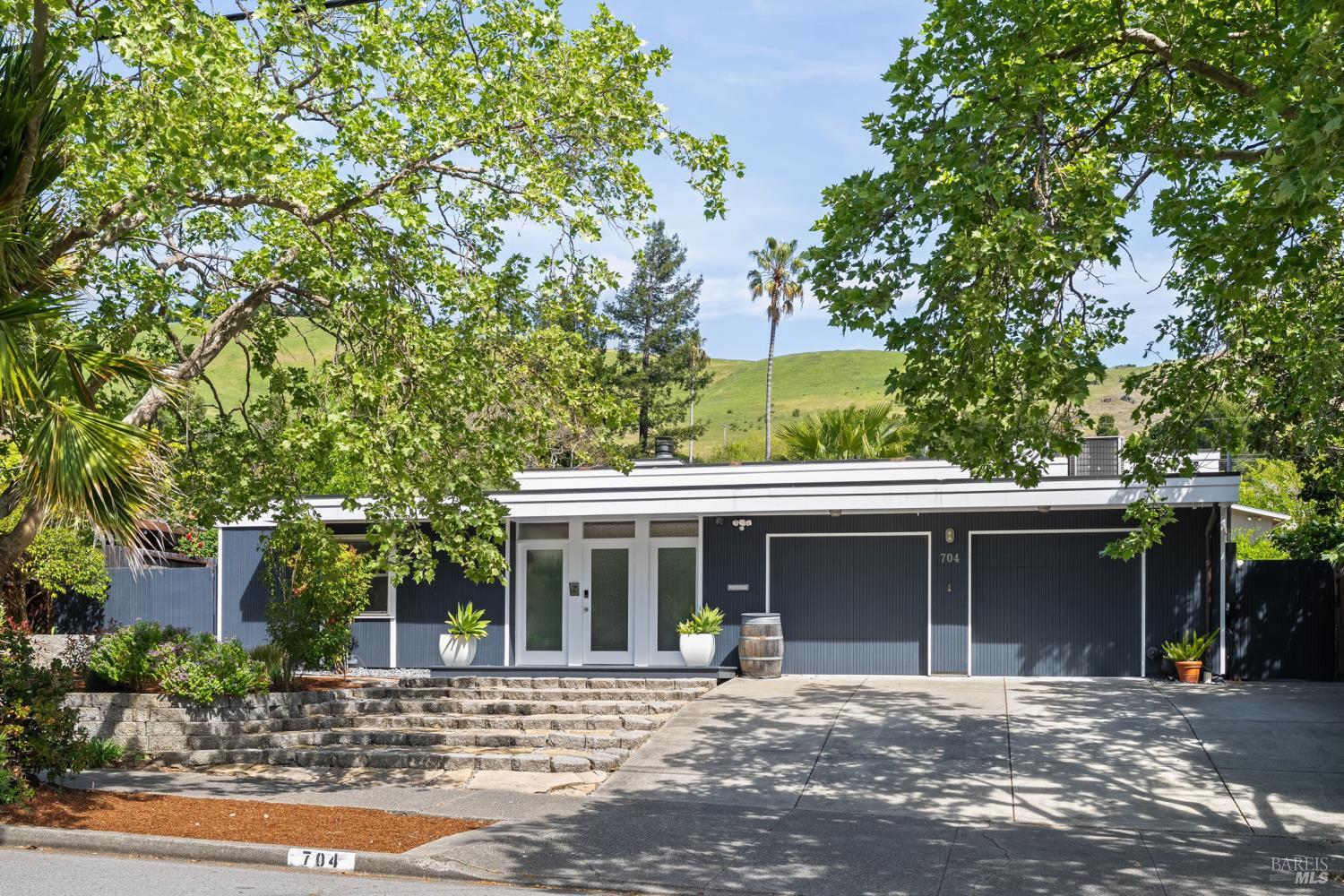 704 Las Colindas Road San Rafael, CA 94903 - Photo 1 of 25