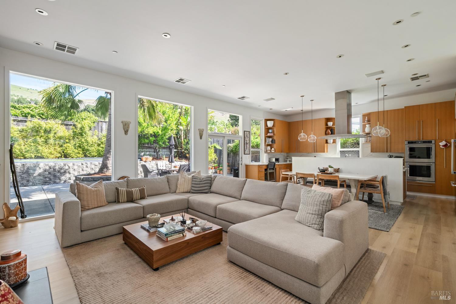 704 Las Colindas Road San Rafael, CA 94903 - Photo 1 of 25