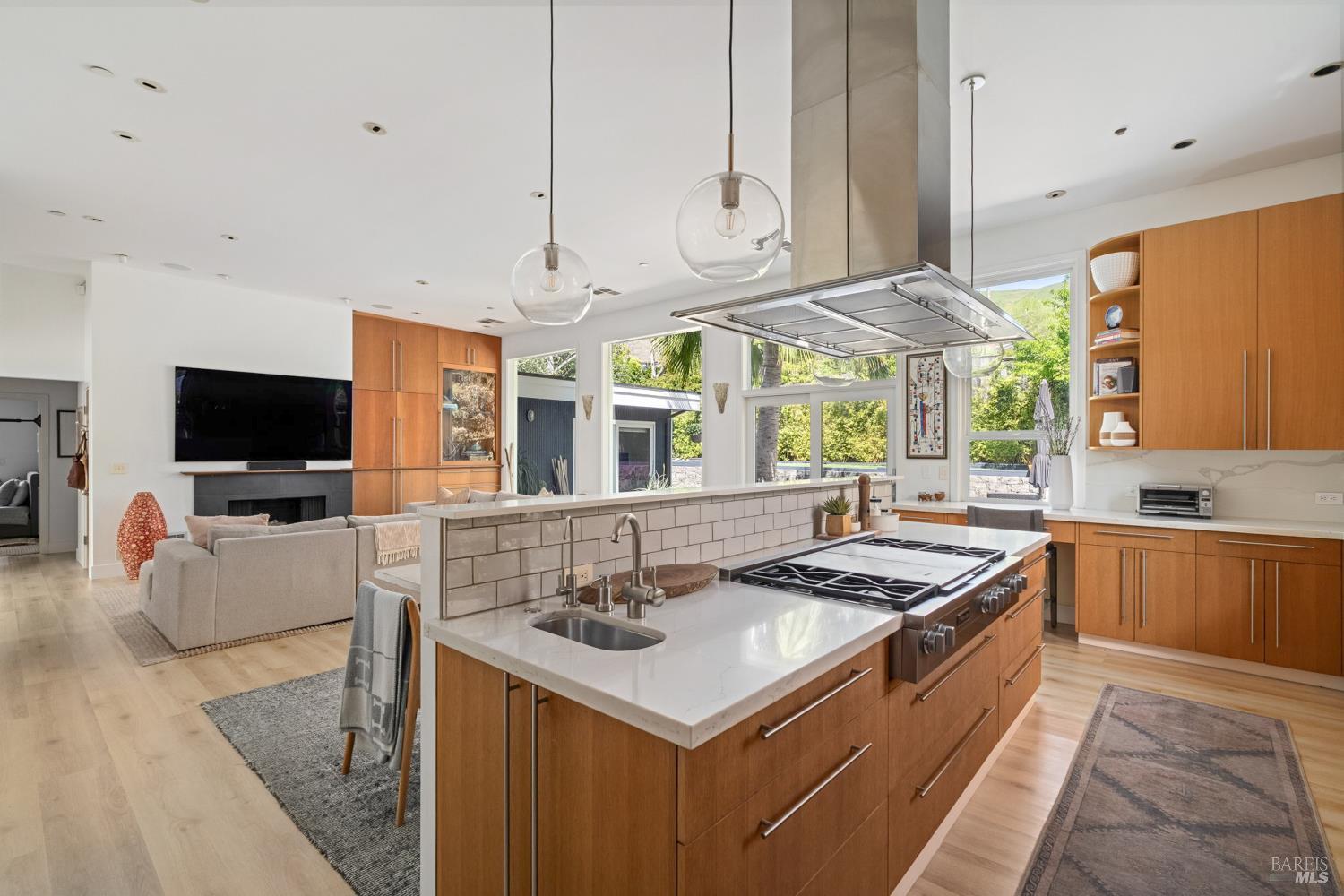 704 Las Colindas Road San Rafael, CA 94903 - Photo 14 of 25