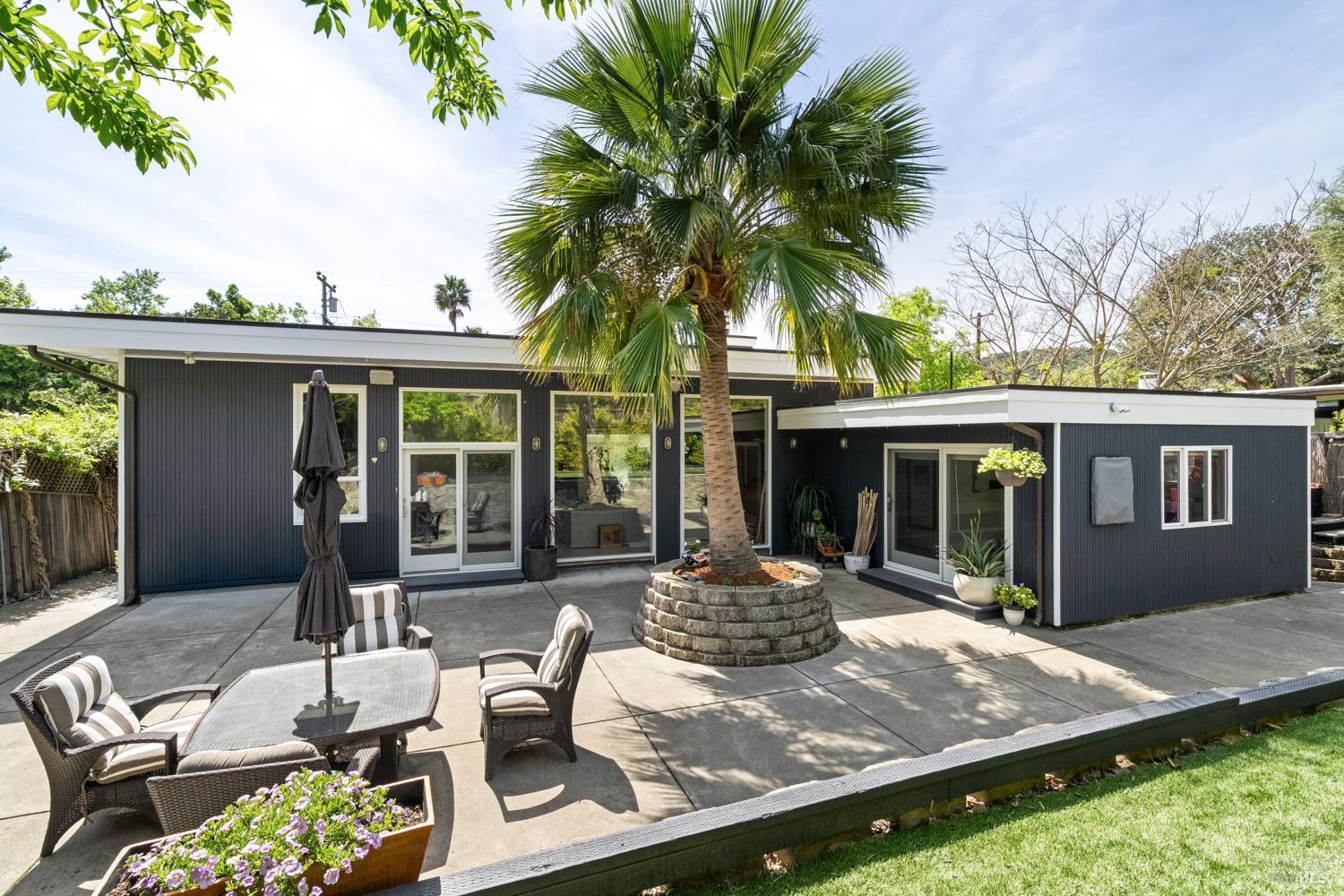 704 Las Colindas Road San Rafael, CA 94903 - Photo 15 of 25