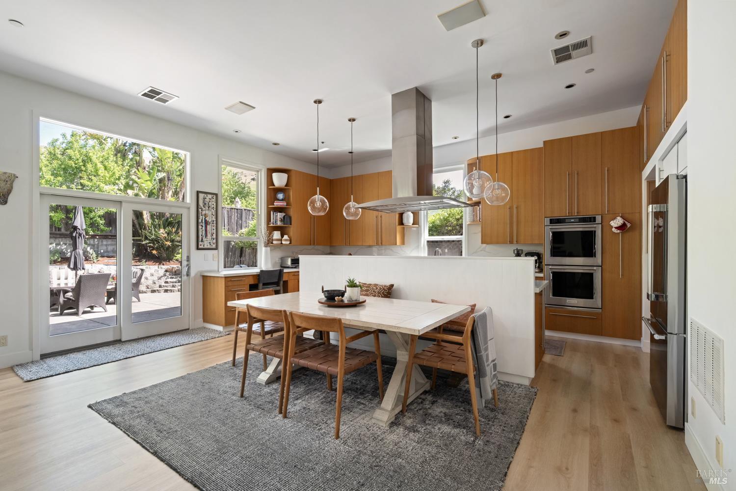 704 Las Colindas Road San Rafael, CA 94903 - Photo 5 of 25