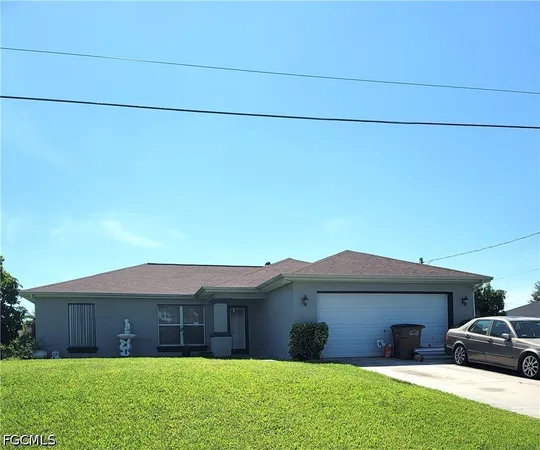 $290,000 | 313 Southwest 14th Place, Cape Coral, FL 33991