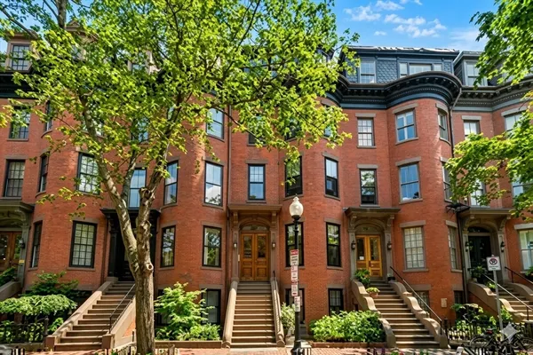 $4,400 | 121 Pembroke Street, Unit 2, Boston, MA 02118