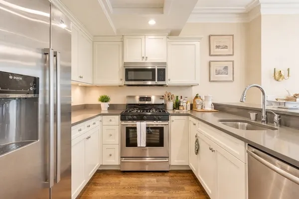 $4,400 | 121 Pembroke Street, Unit 2, Boston, MA 02118