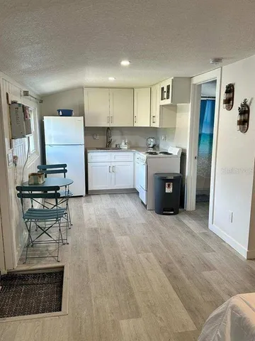 a view of entryway and hall