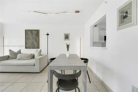 $369,000 | 7800 Collins Avenue, Unit 502, Miami Beach, FL 33141