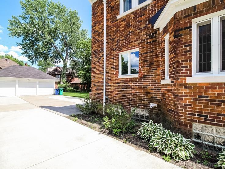 1216 Devonshire Road Grosse Pointe, MI 48230 - Photo 54 of 61 31321543-53.JPG