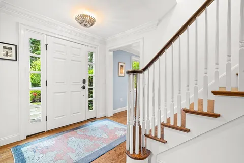 $2,395,000 | 10 Kirkland Circle, Wellesley, MA 02481
