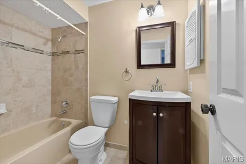 $199,000 | 15021 Claymoor Court, Unit 9, Chesterfield, MO 63017