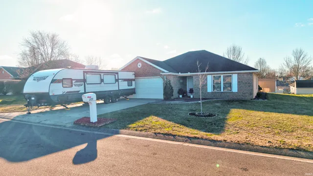 $255,000 | 209 West Savannah Drive, Huntingburg, IN 47542