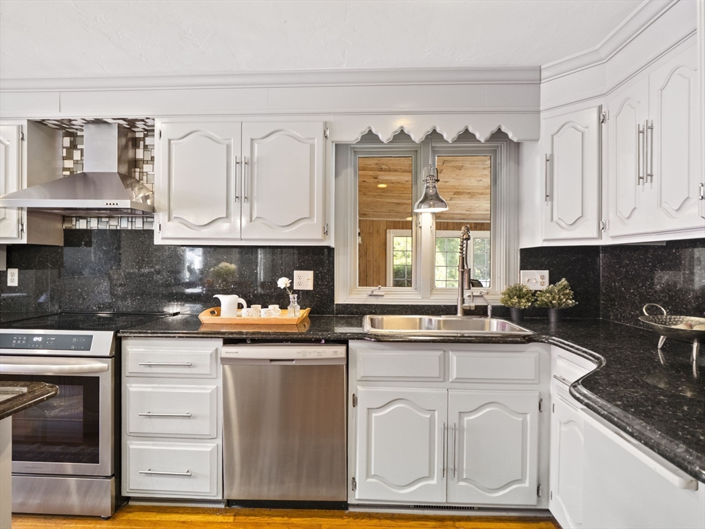 44 Woodridge Road Milford, MA 01757 - Photo 12 of 42 Gallery Image 12