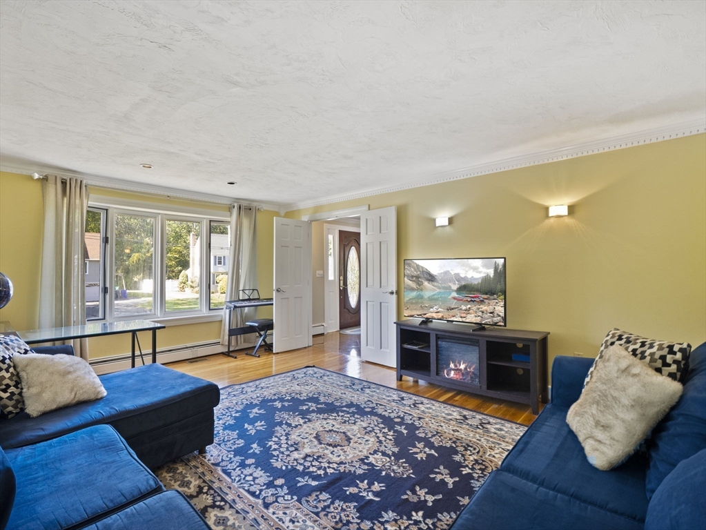 44 Woodridge Road Milford, MA 01757 - Photo 17 of 42 Gallery Image 17