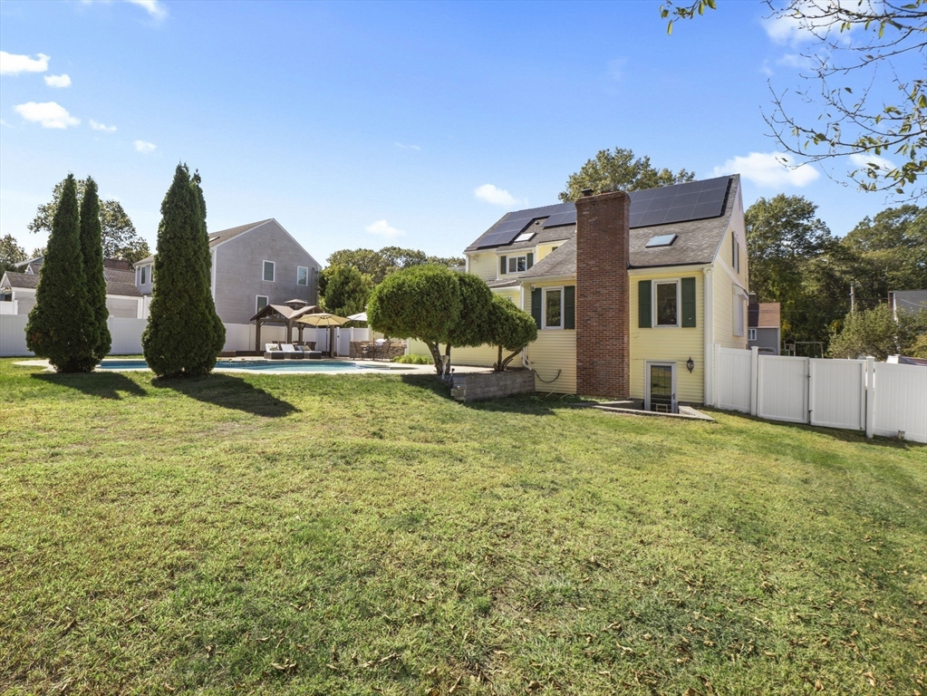 44 Woodridge Road Milford, MA 01757 - Photo 39 of 42 Gallery Image 39