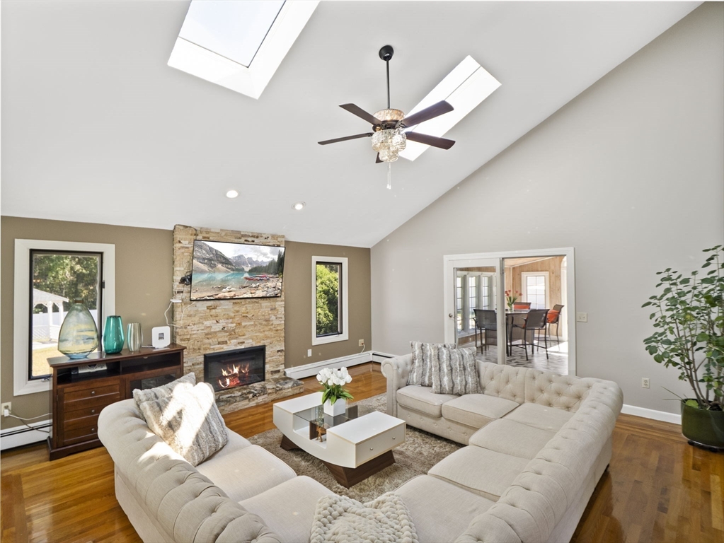 44 Woodridge Road Milford, MA 01757 - Photo 6 of 42 Gallery Image 6