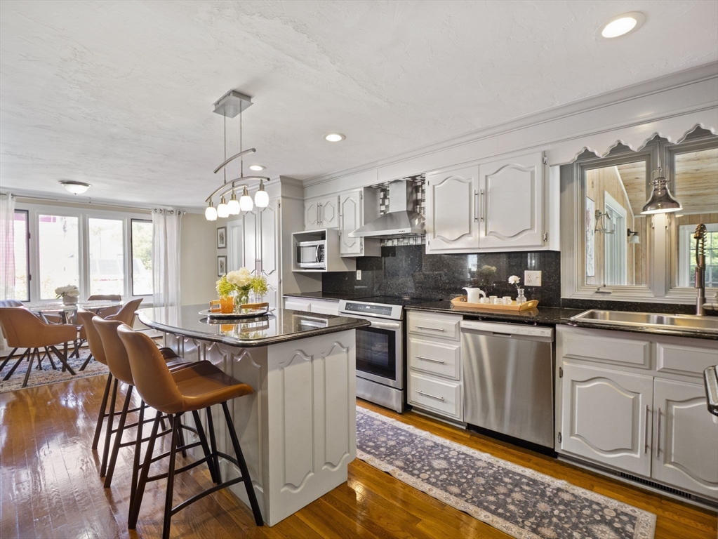 44 Woodridge Road Milford, MA 01757 - Photo 9 of 42 Gallery Image 9