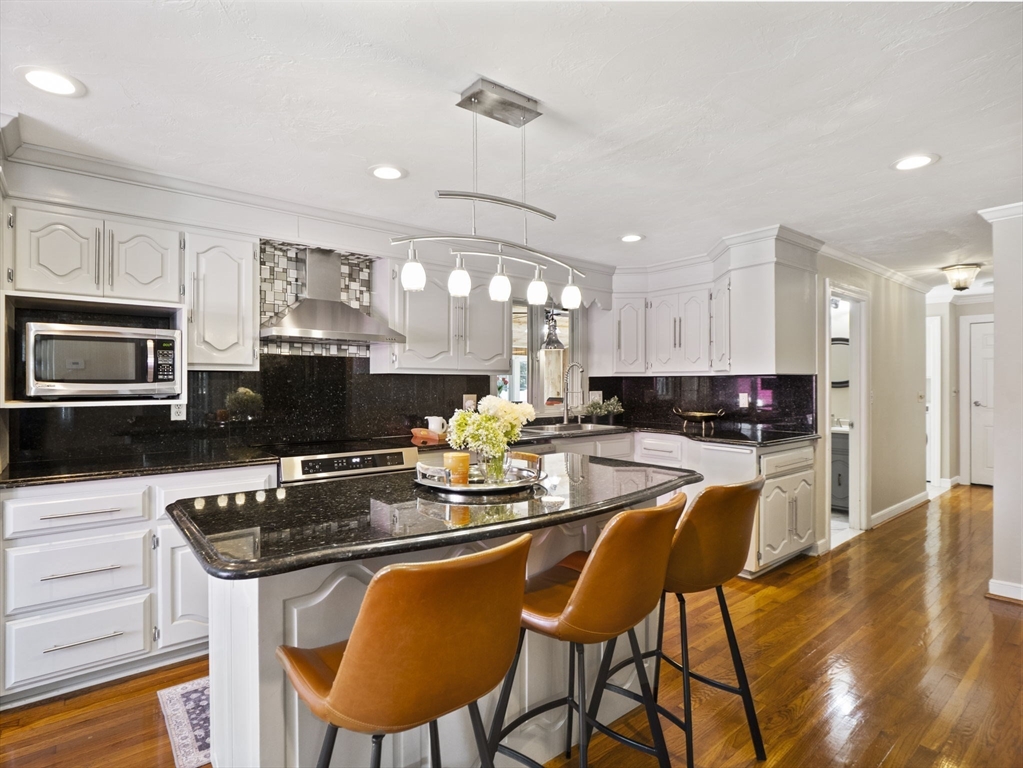 44 Woodridge Road Milford, MA 01757 - Photo 10 of 42 Gallery Image 10