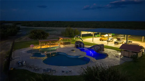 $12,200,000 | 3745 Cr 4006 Crystal City Tx 78839, Crystal City, TX 78839