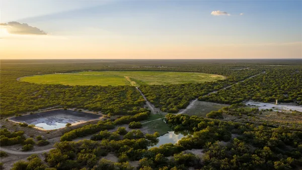 $12,200,000 | 3745 Cr 4006 Crystal City Tx 78839, Crystal City, TX 78839