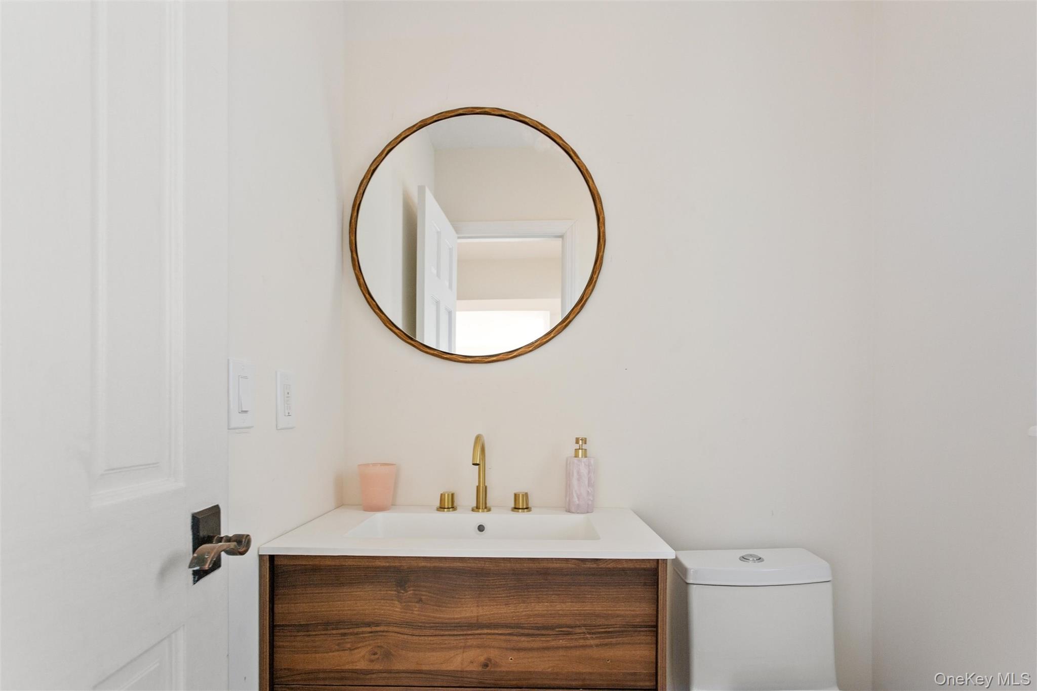 875 Channel Road Woodmere, NY 11598 - Photo 18 of 32 Gallery Image 18