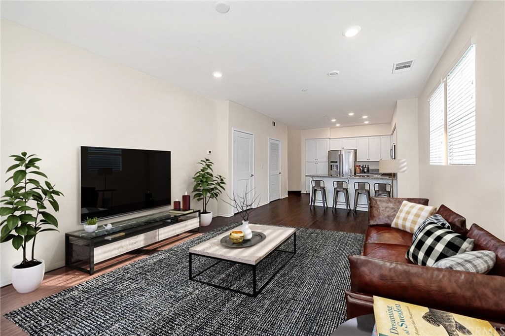 Bright and Spacious - Virtually staged - Living room