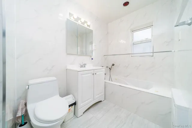 $998,000 | 166-61 17th Road | Clearview