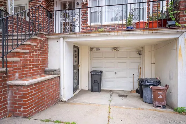 $998,000 | 166-61 17th Road | Clearview