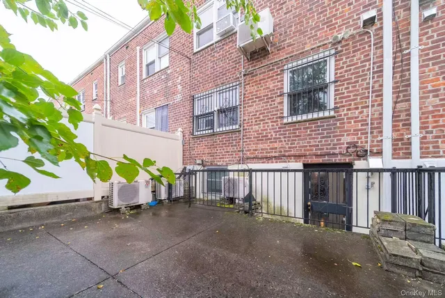 $998,000 | 166-61 17th Road | Clearview