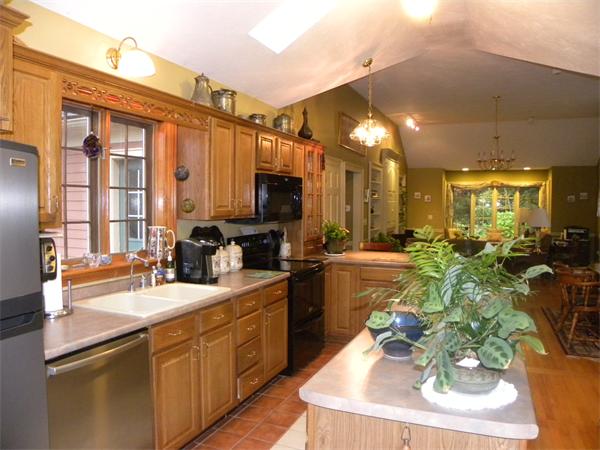 36 Freeman Road Charlton, MA 01507 - Photo 4 of 29