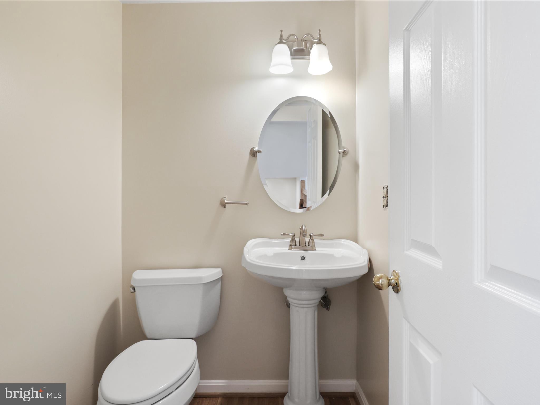 1554 Deer Point Way Reston, VA 20194 - Photo 12 of 69