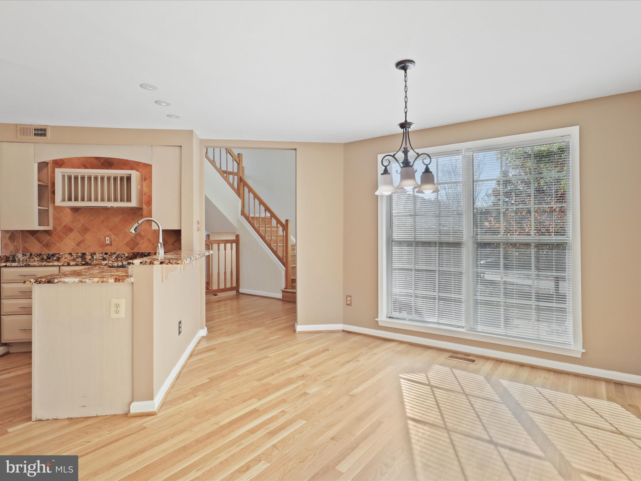 1554 Deer Point Way Reston, VA 20194 - Photo 14 of 69