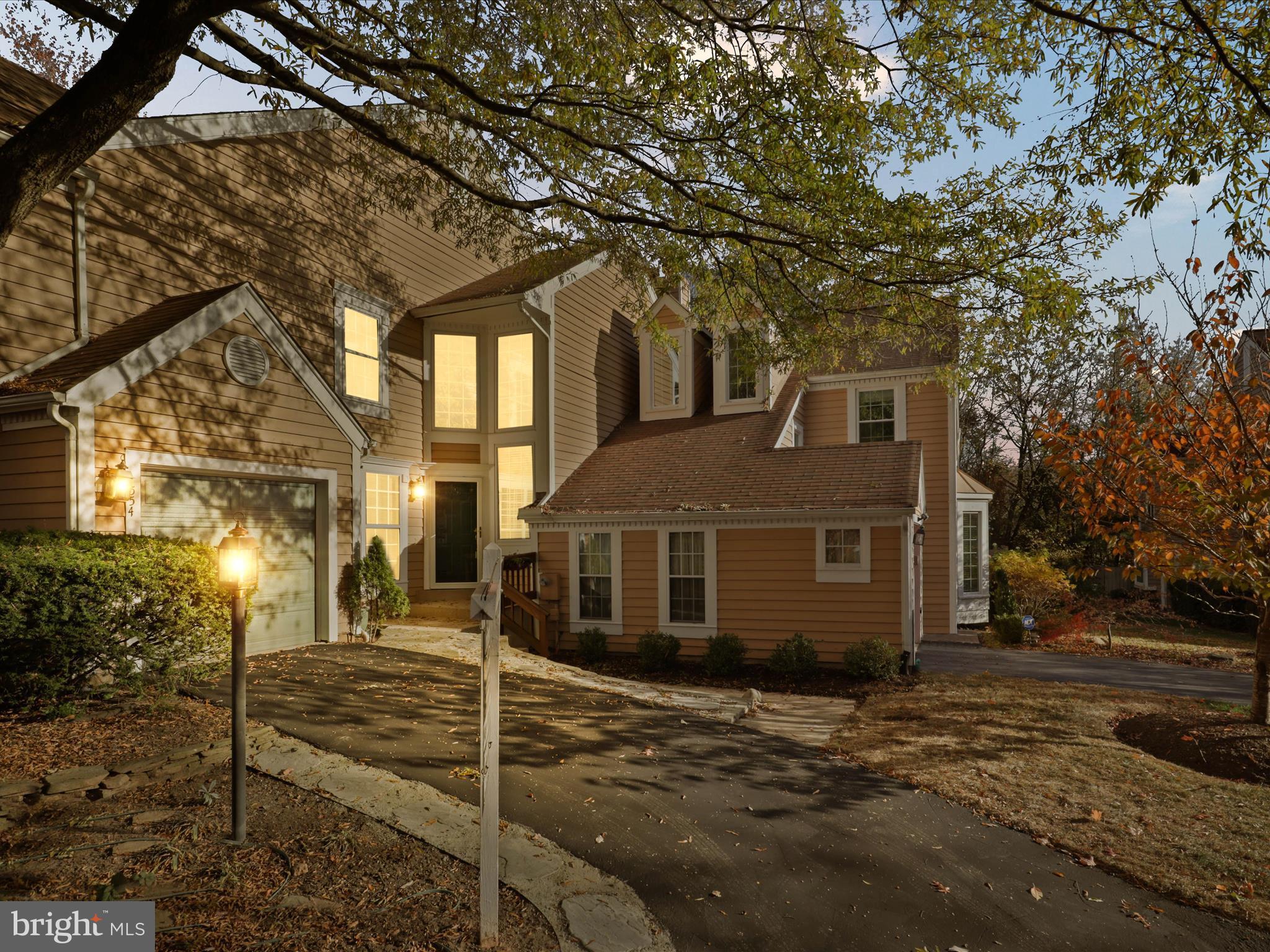 1554 Deer Point Way Reston, VA 20194 - Photo 2 of 69
